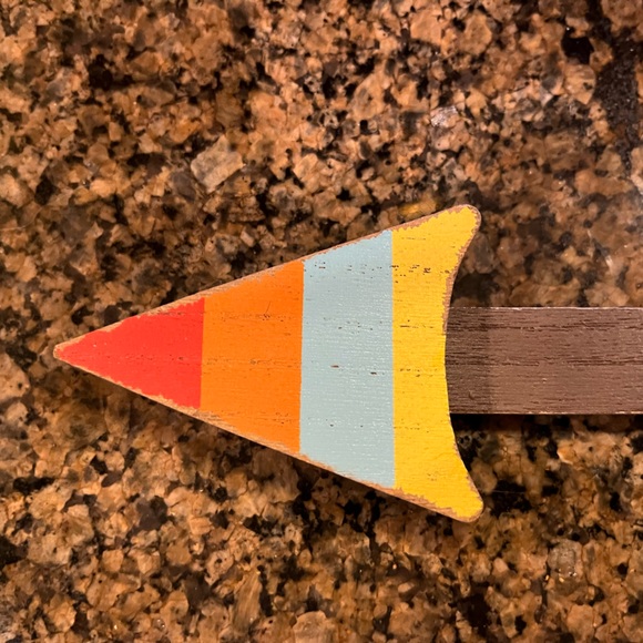 Arrow wall or shelf decor.  Camping or outdoor theme. - Picture 4 of 5